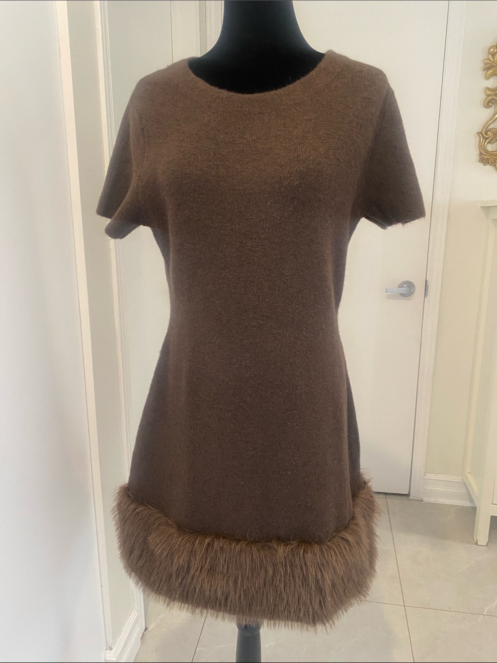 Zara Chocolate Brown wool blend Knit Short sleeved Dress wth Fur Hem Size Large